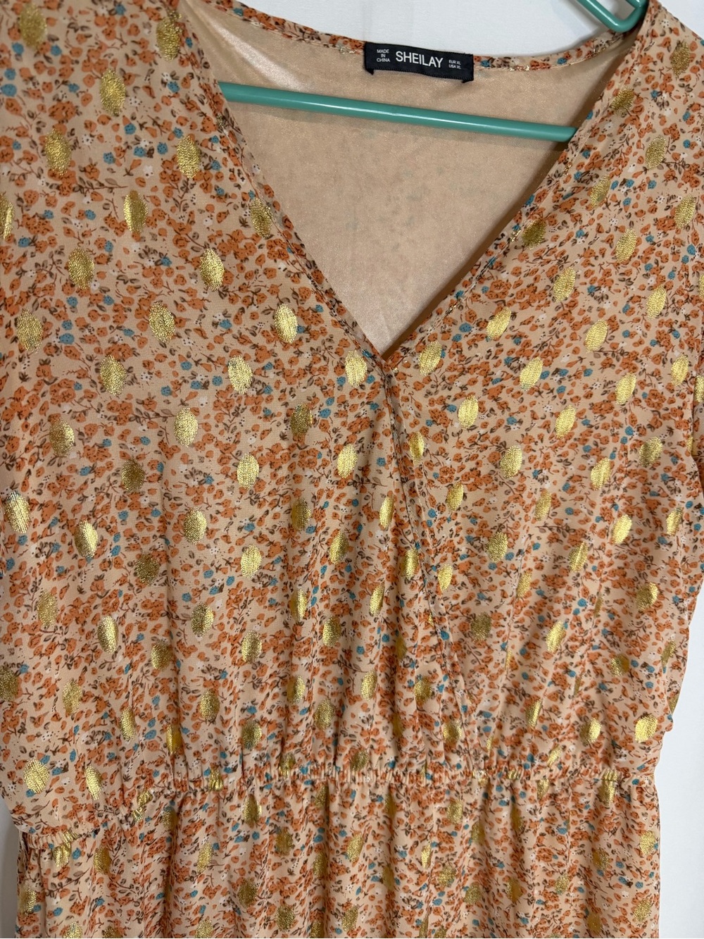 Sheilay Peach Floral Maxi Dress with V-Neck and Elastic Waist - Picture 4 of 5